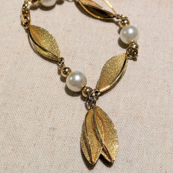 Vintage Gold Tone & Faux Pearl Bracelet - Picture 1 of 4